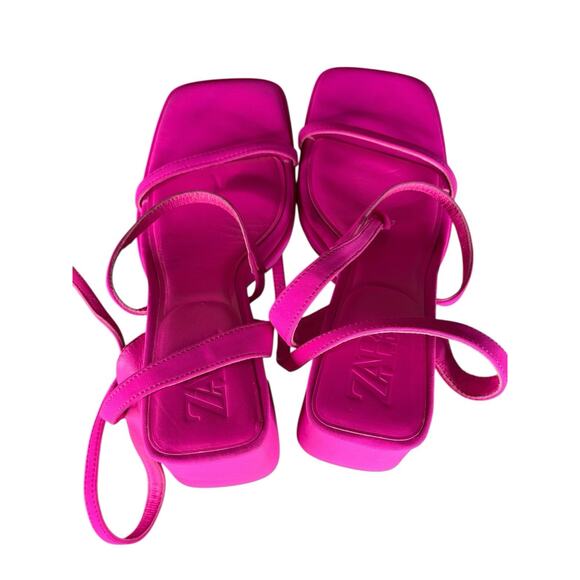 ZARA Bright Fuchsia Chunky Platform Sandals Size 7 US / 37 EU Strappy Block Heel - Picture 5 of 9